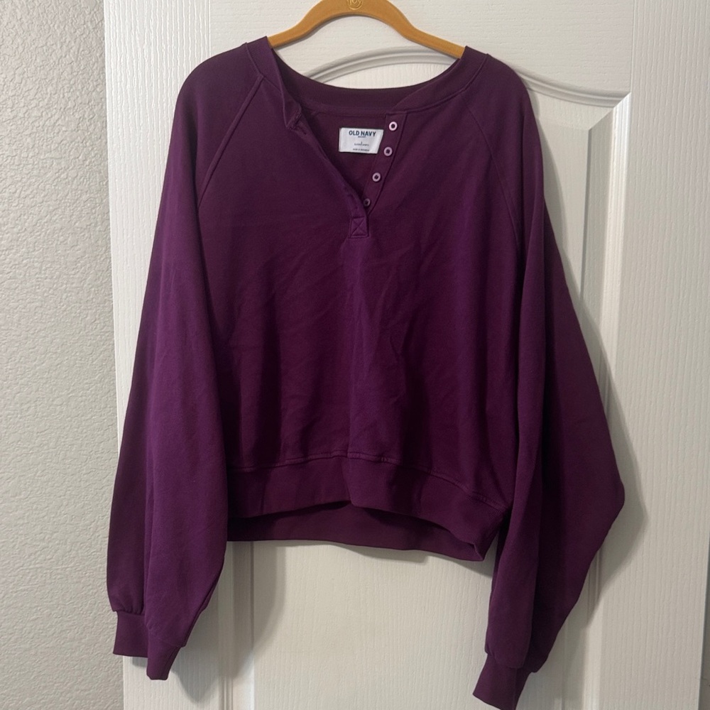 Old Navy L Socomfy Plum Button-Neck Pullover